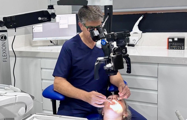 Microscopio CJ OPTIK ADVANCE: Cómo utilizar tecnología de vanguardia para ofrecer un servicio dental de excelencia